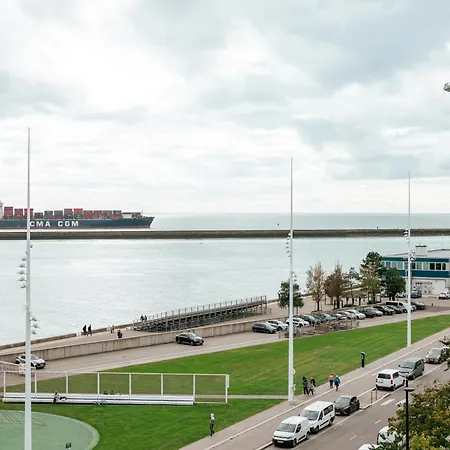 L'horizon Lumineux Vue Sur Au 5ième étage Avec Ascenseur